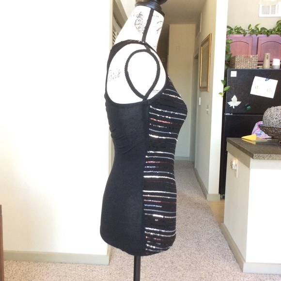 😎 Sequined Tank 😎 - Picture 2 of 6